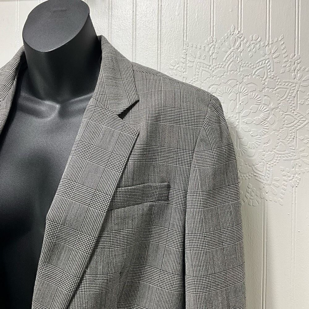 Vintage Neimanmarcus Wool Blend Blazer — image 2 of 5